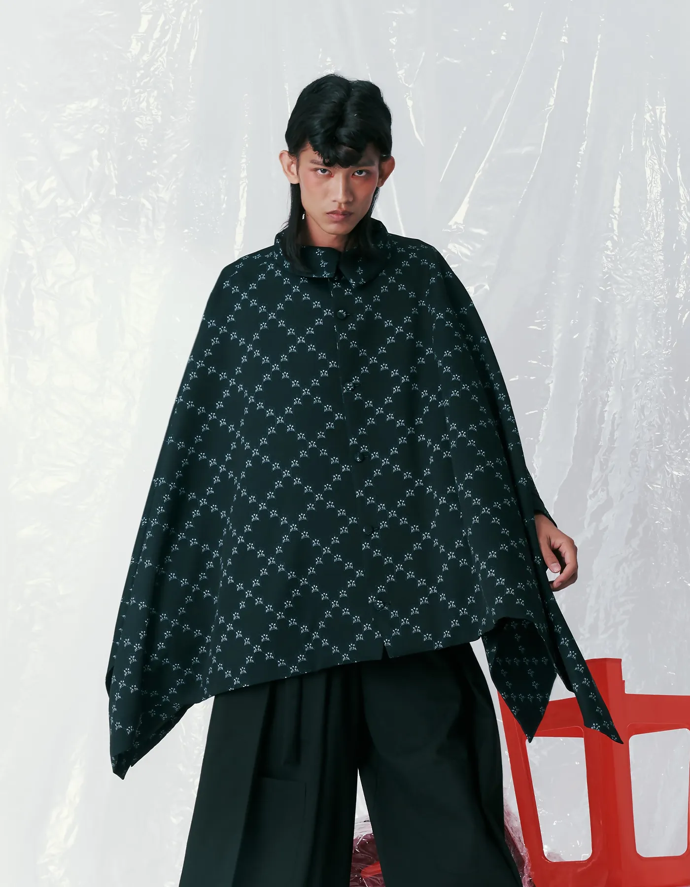 Ban-Doh Floral Stand Collar Cape Coat (Black)